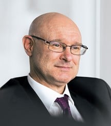 Head and shoulders photo of Mark Crump