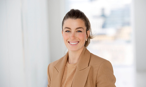 Headshot of Fernanda Rosset