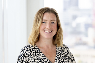 Headshot of Holly Jennings