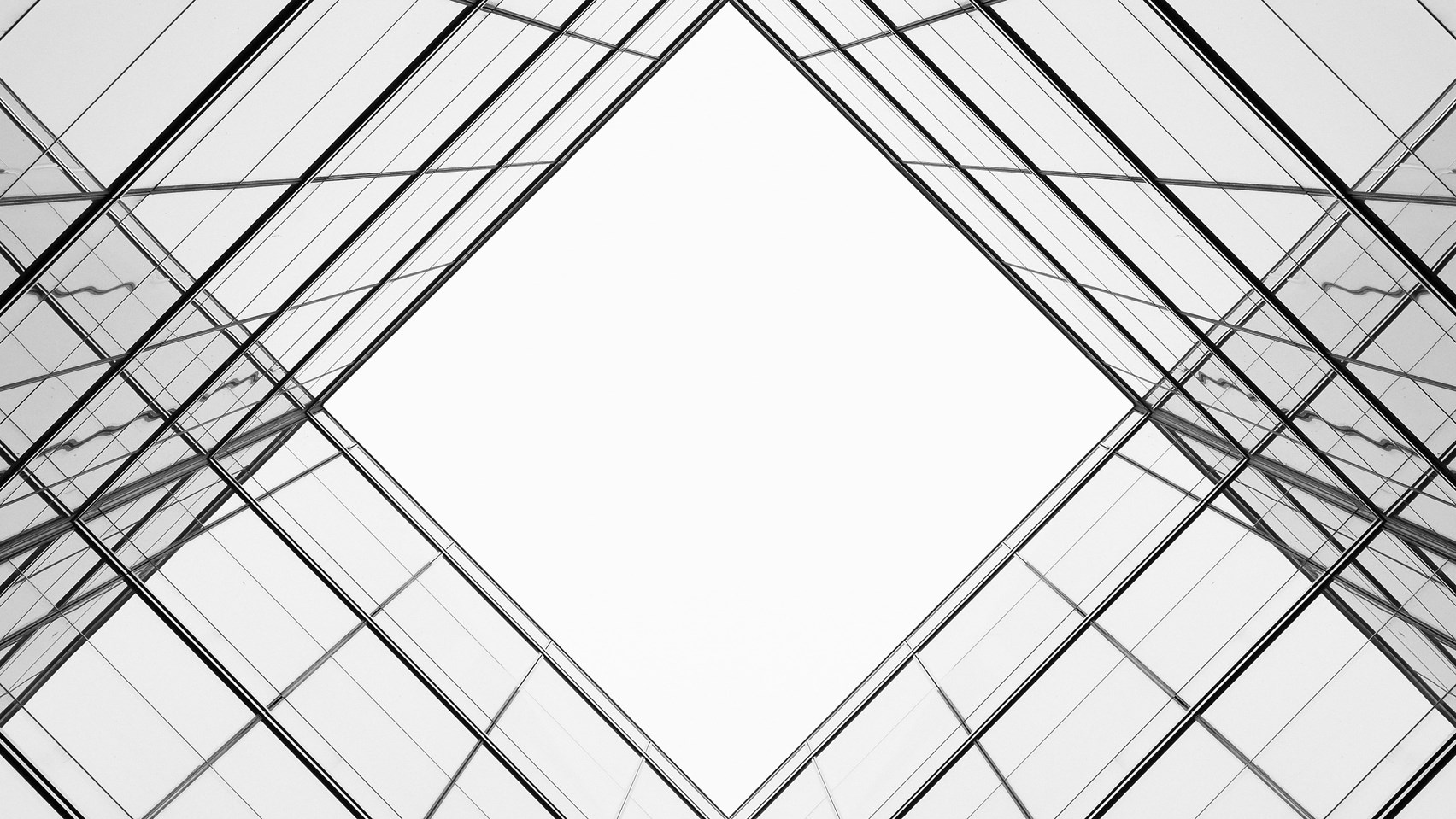 Immeuble noir et blanc