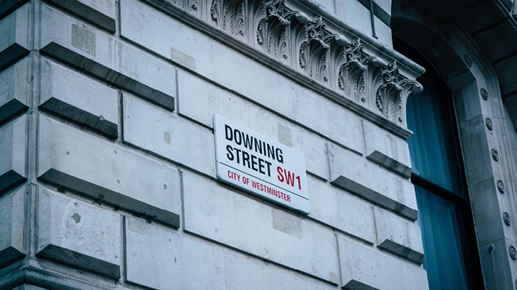 Downing Street street sign