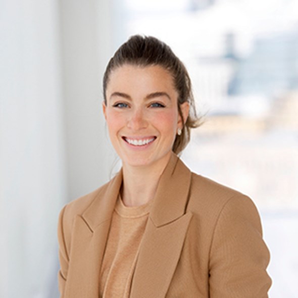 Headshot of Managing Director Fernanda Rosset